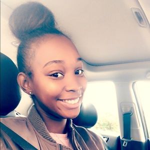 Meet your Posher, Danielle